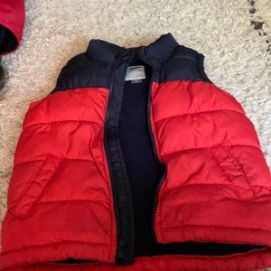 Boys old navy size 5 puffer vest